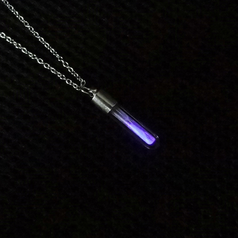 Collier lumineux en poussière de fée