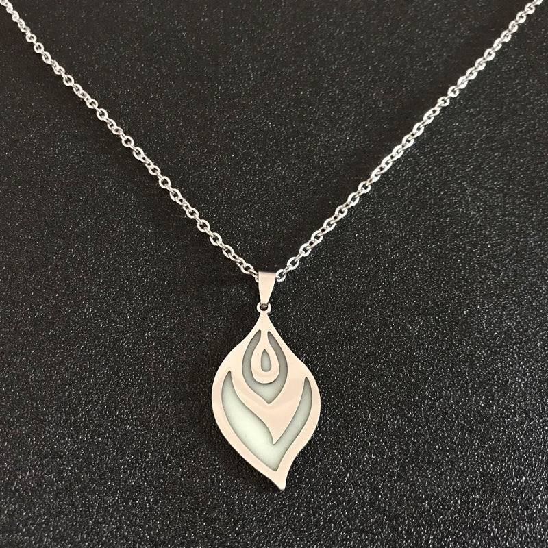 Collier pendentif géométrique lumineux 