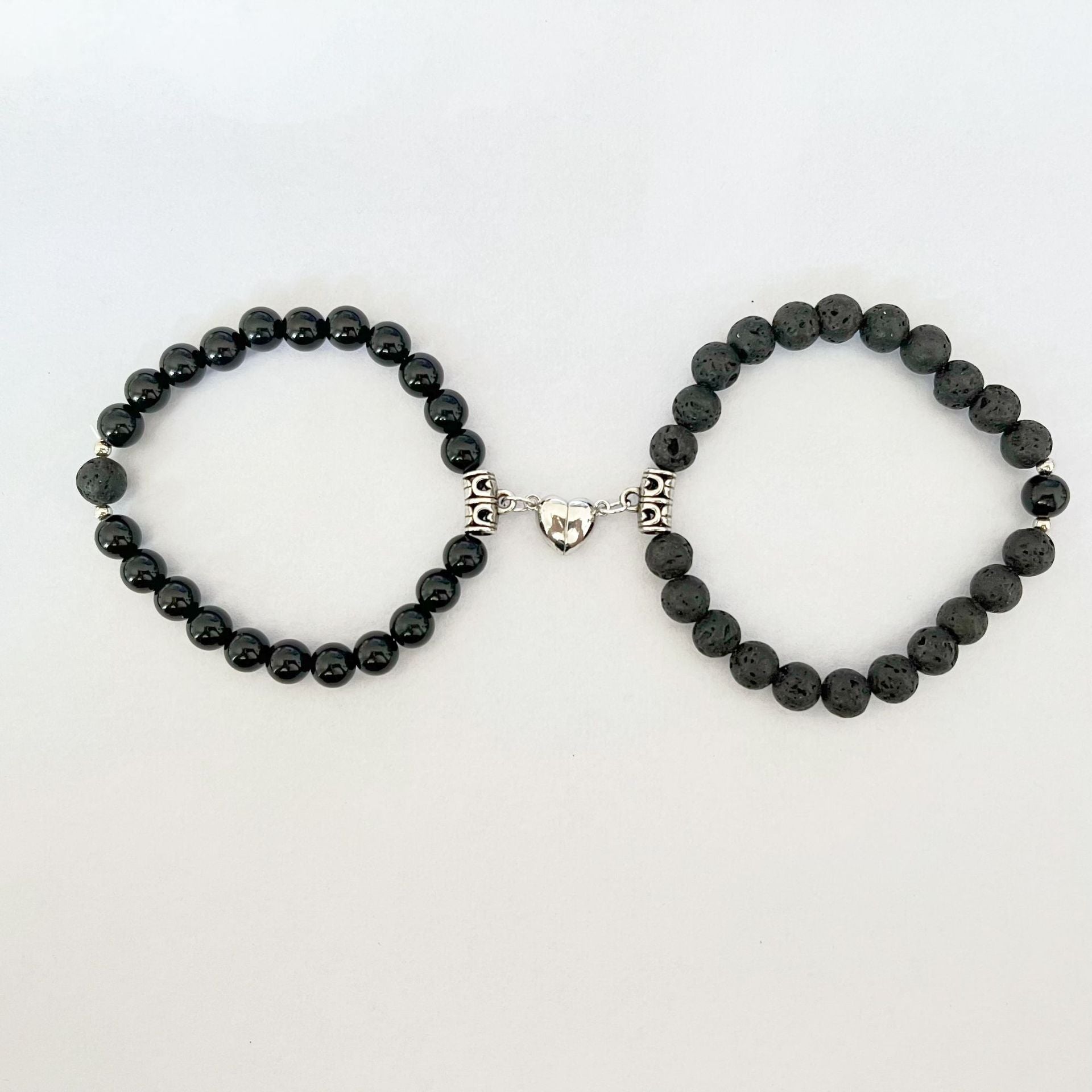 Bracelets aimantés en forme de cœur