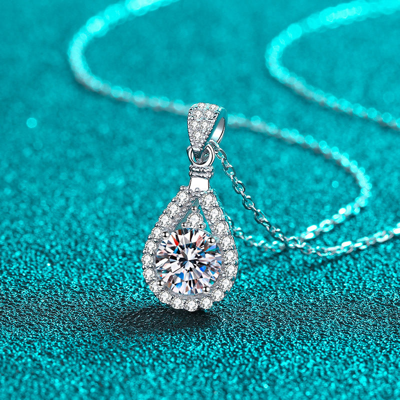 Moissanite Diamond Lueur Pendant