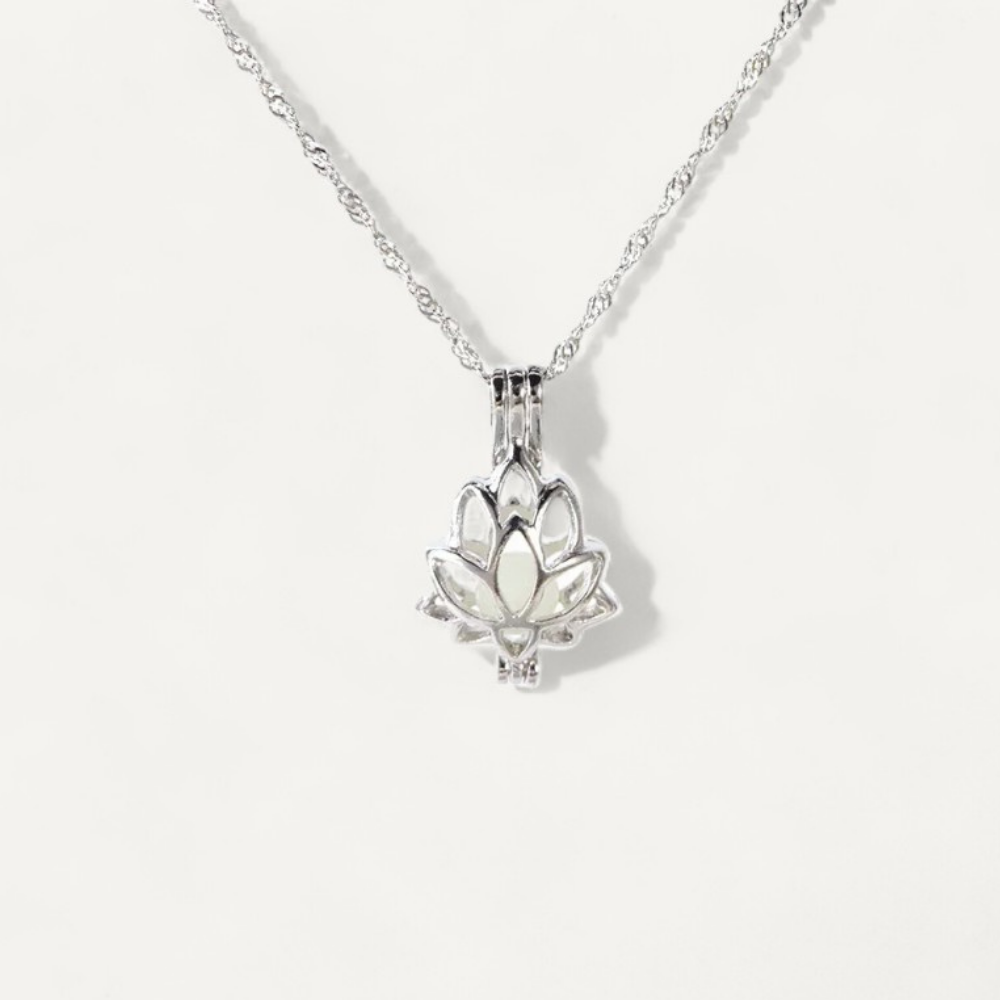 Collier Lotus Lumineux