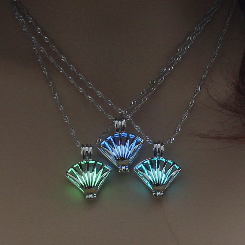 Collier de coquillages lumineux