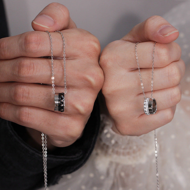 Collares de plata con corona